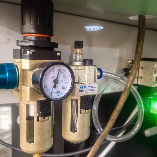 절단기를 만드는 자동 CNC 철근 강철 막대 막대 파이프 젖꼭지 앵커 스레딩 롤링 만들기