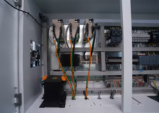 Beiene 금속용 지능형 CNC 유압 공통로 펀칭 전단 가공 기계